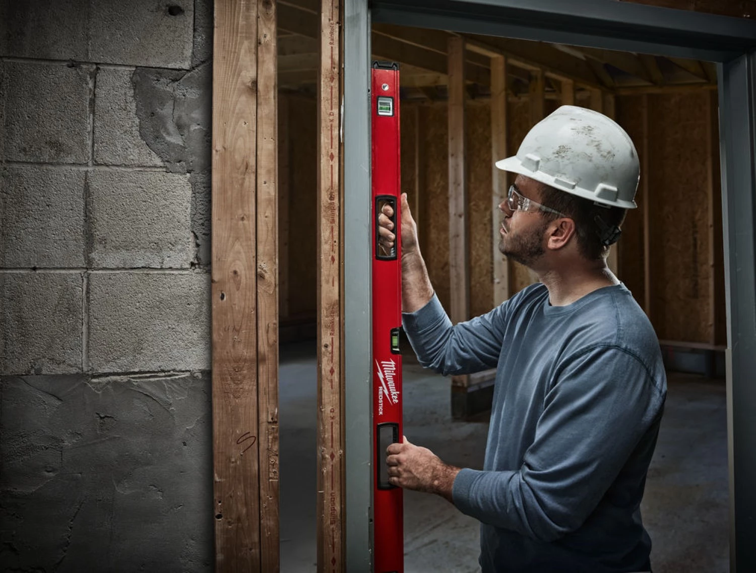 Milwaukee 4932459069 Redstick Backbone 120 Mag Magnetische Waterpas - 120 cm