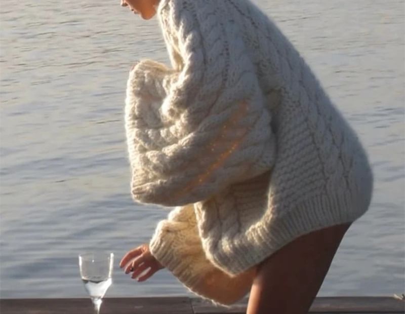 Jerolenea - Ronde hals, effen kabelgebreide oversized trui