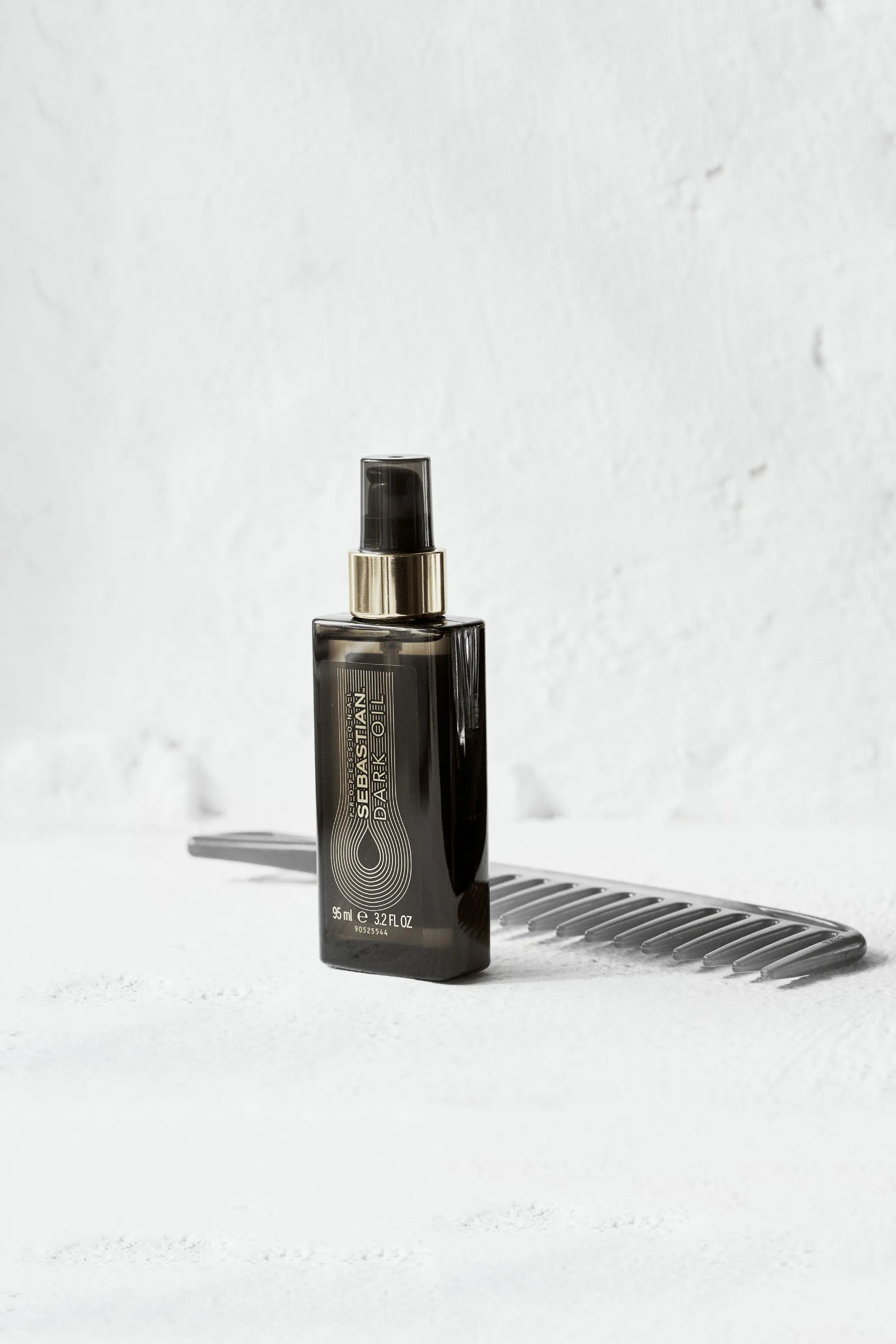 Sebastian Professional Huile capillaire lissante, réparatrice et coiffante Dark Oil-95 ml