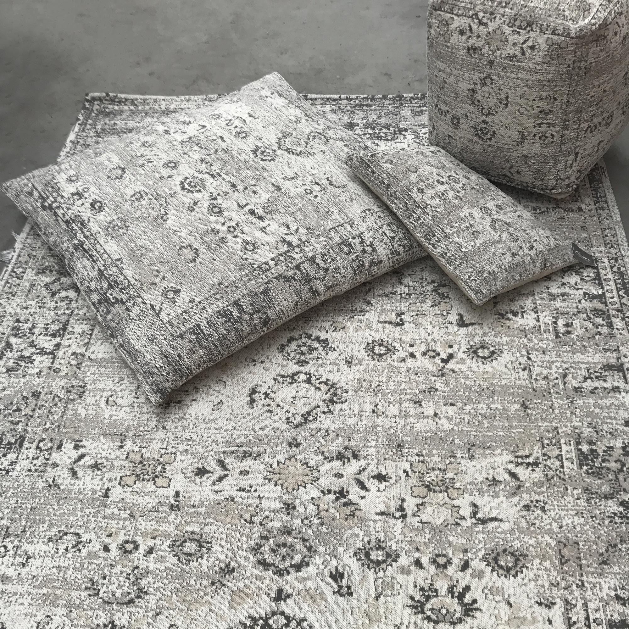 XL-Kissen 'Priya', grau-braun, T 100 cm, B 100 cm von fischer's lagerhaus