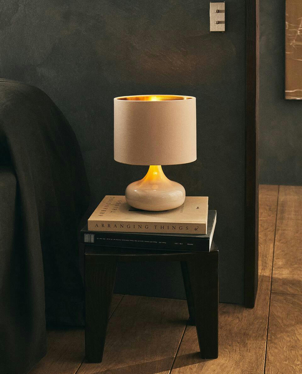 LUMINÁRIA PEQUENA COM BASE DE CERÂMICA