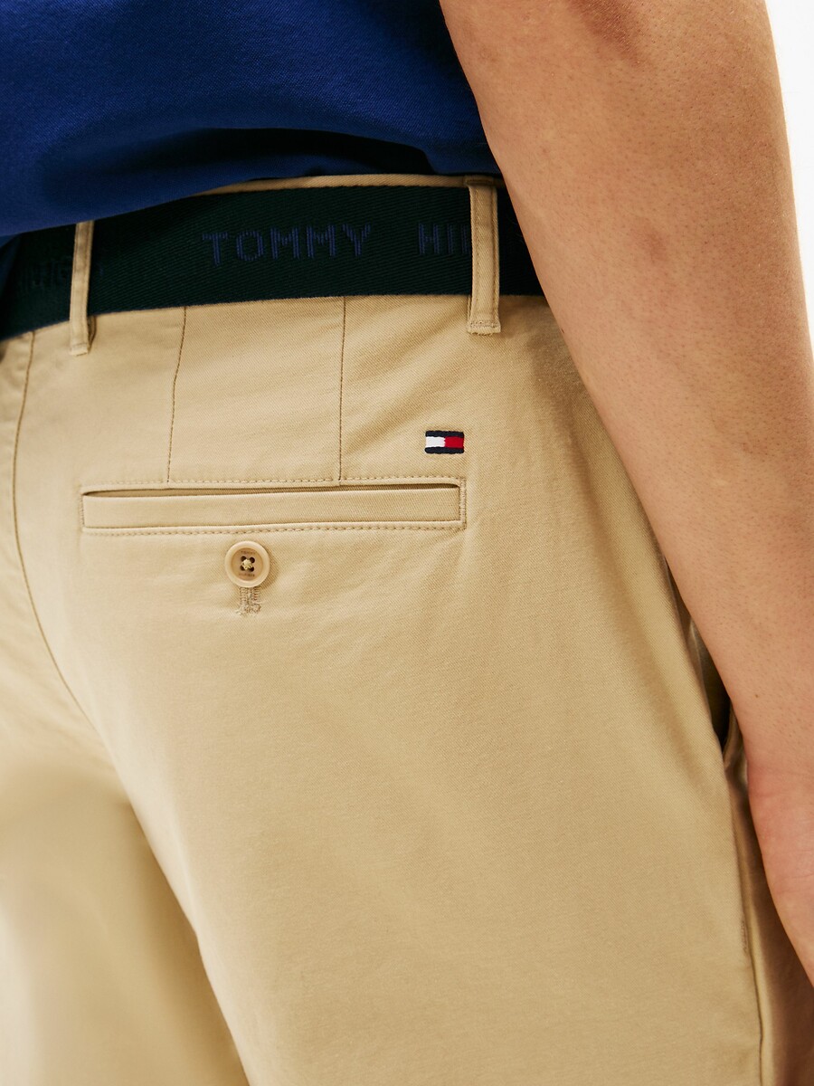 TOMMY HILFIGER<br>Shorts com cinto Brooklyn