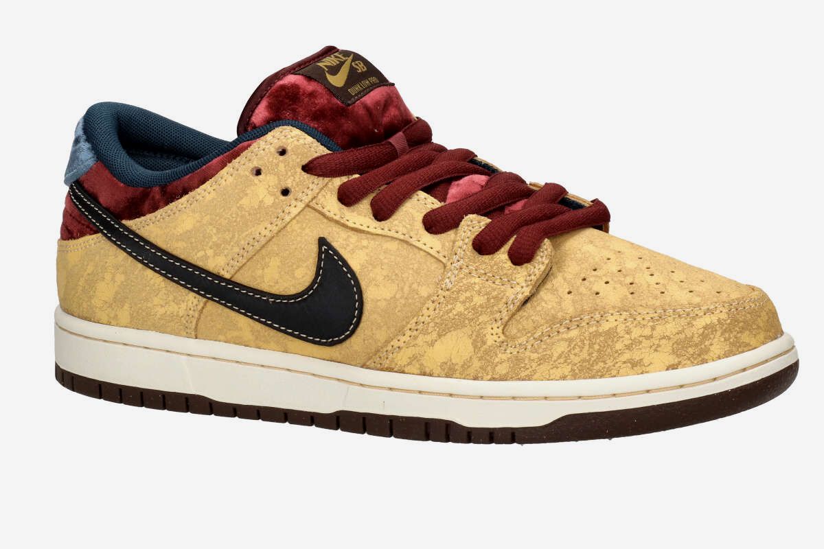 Nike SB Dunk Low Pro Schuh (celestial gold black)