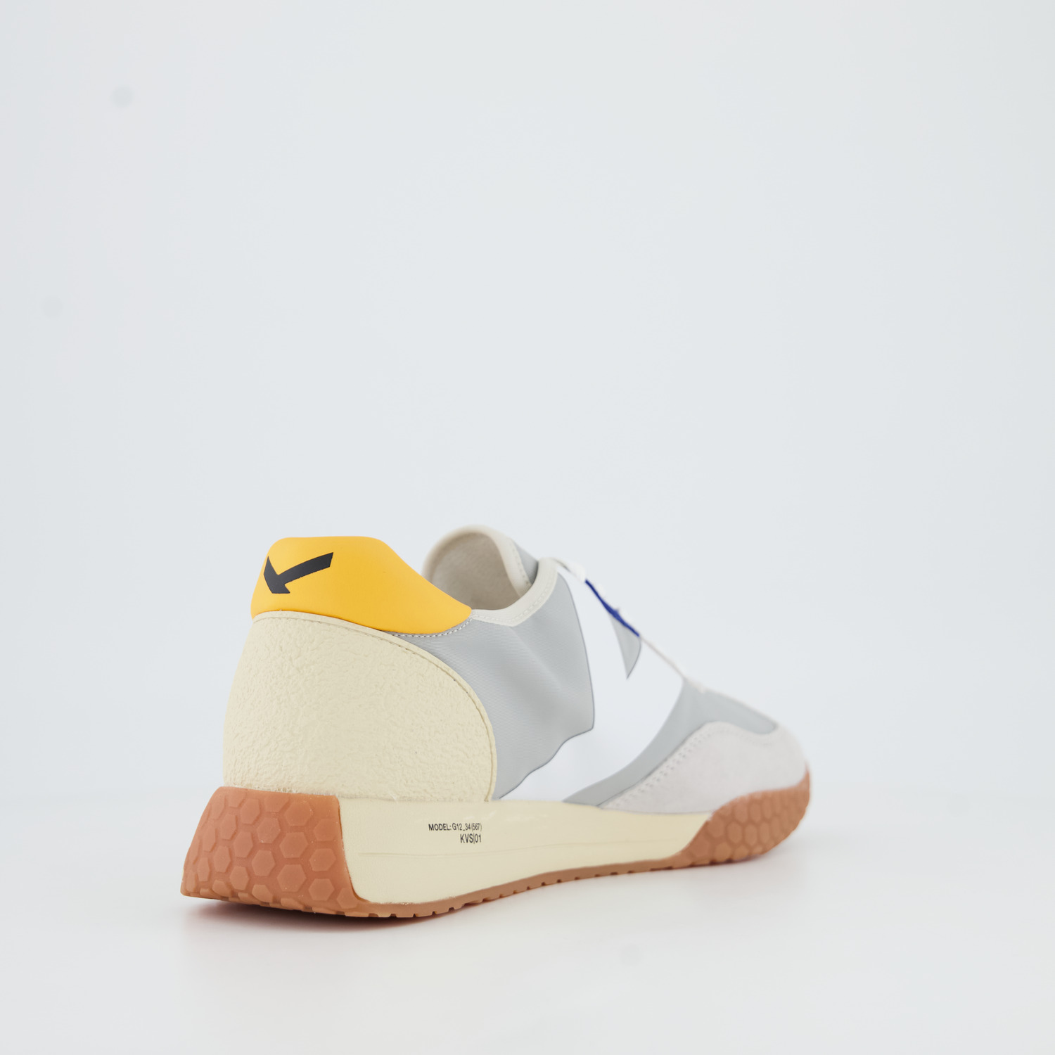 Keh-noo Sneaker