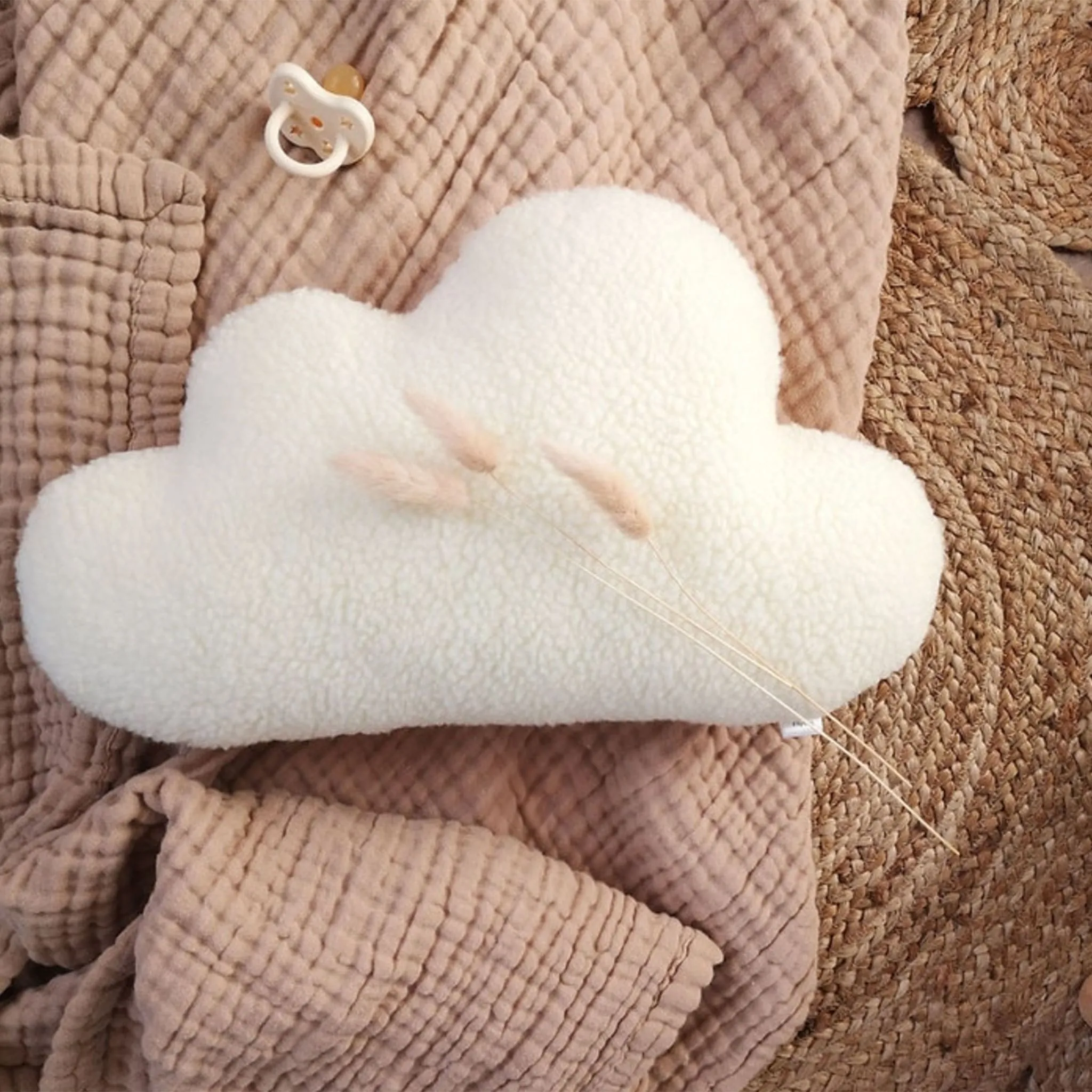 The Butter Flying Coussin Nuage Sherpa Ivoire