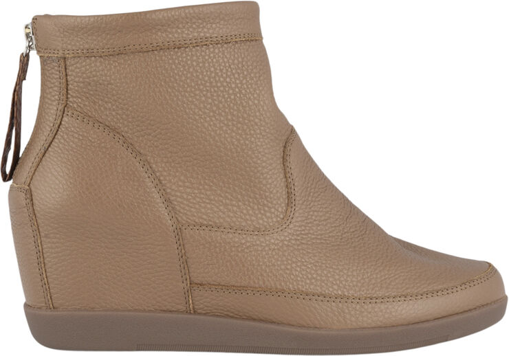 Shoe The Bear Emmy L Tan