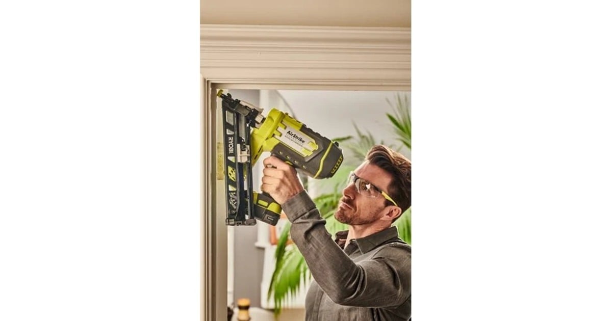 RyobiONE+ 18V Accu 15G Tacker R15GN18-0 spijkerpistool  (Groen/zwart, Accu en lader niet inbegrepen)