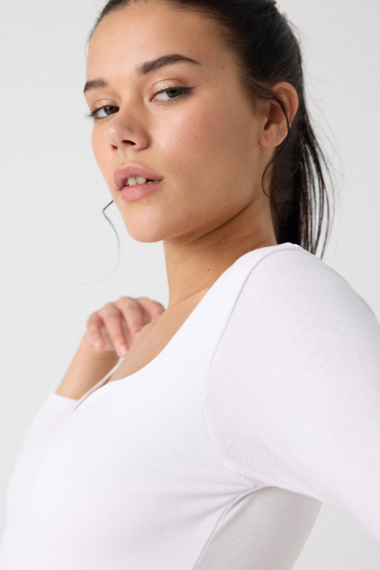 Camiseta com decote em forma de coração
