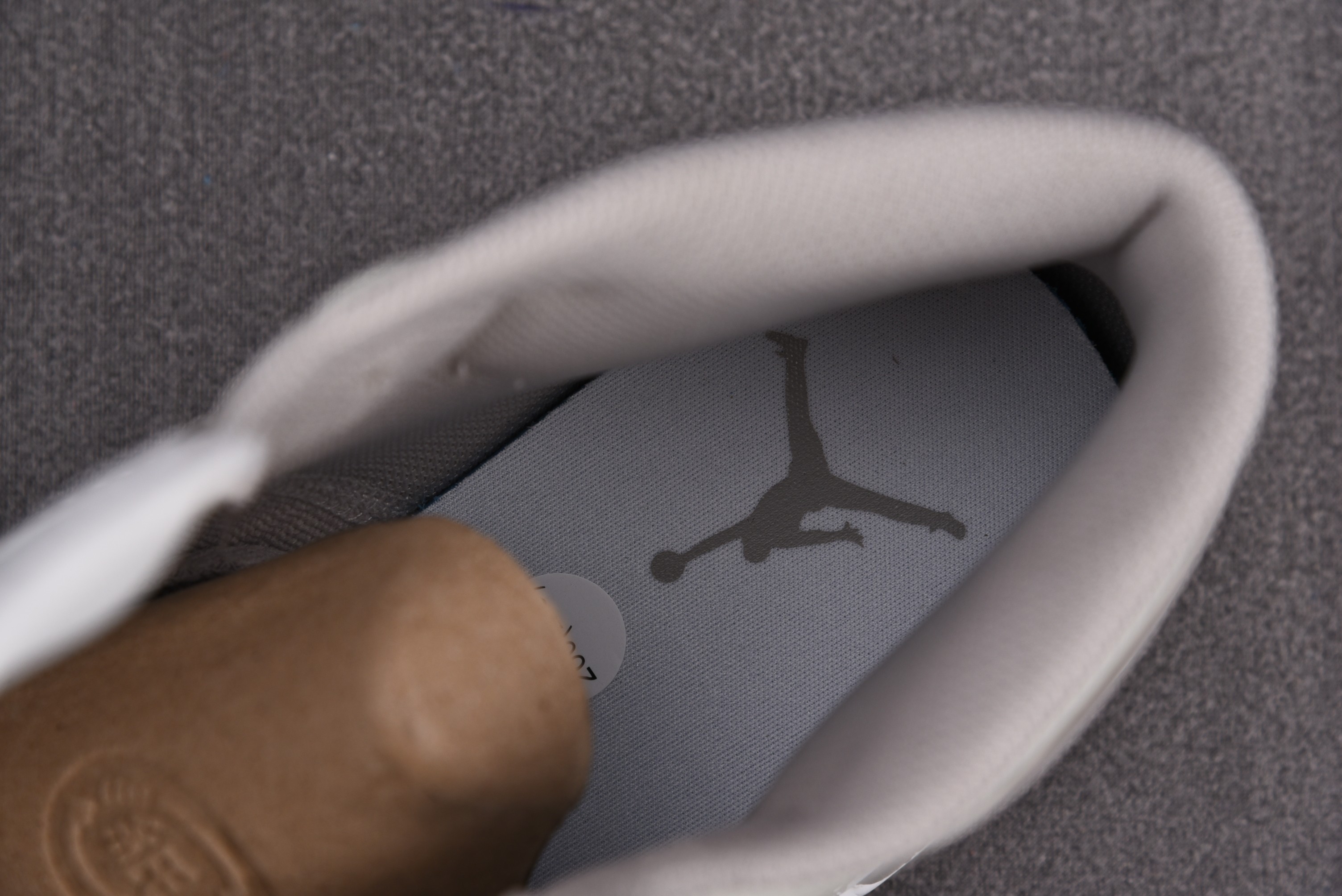 Jordan 1 Mid Linen