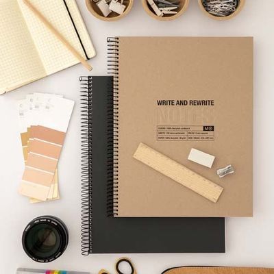Notebook Miquelrius ECO DESIGN KRAFT, carton recyclé, A5 quadrillage 5x5 mm, 120 feuilles de 4 couleurs.