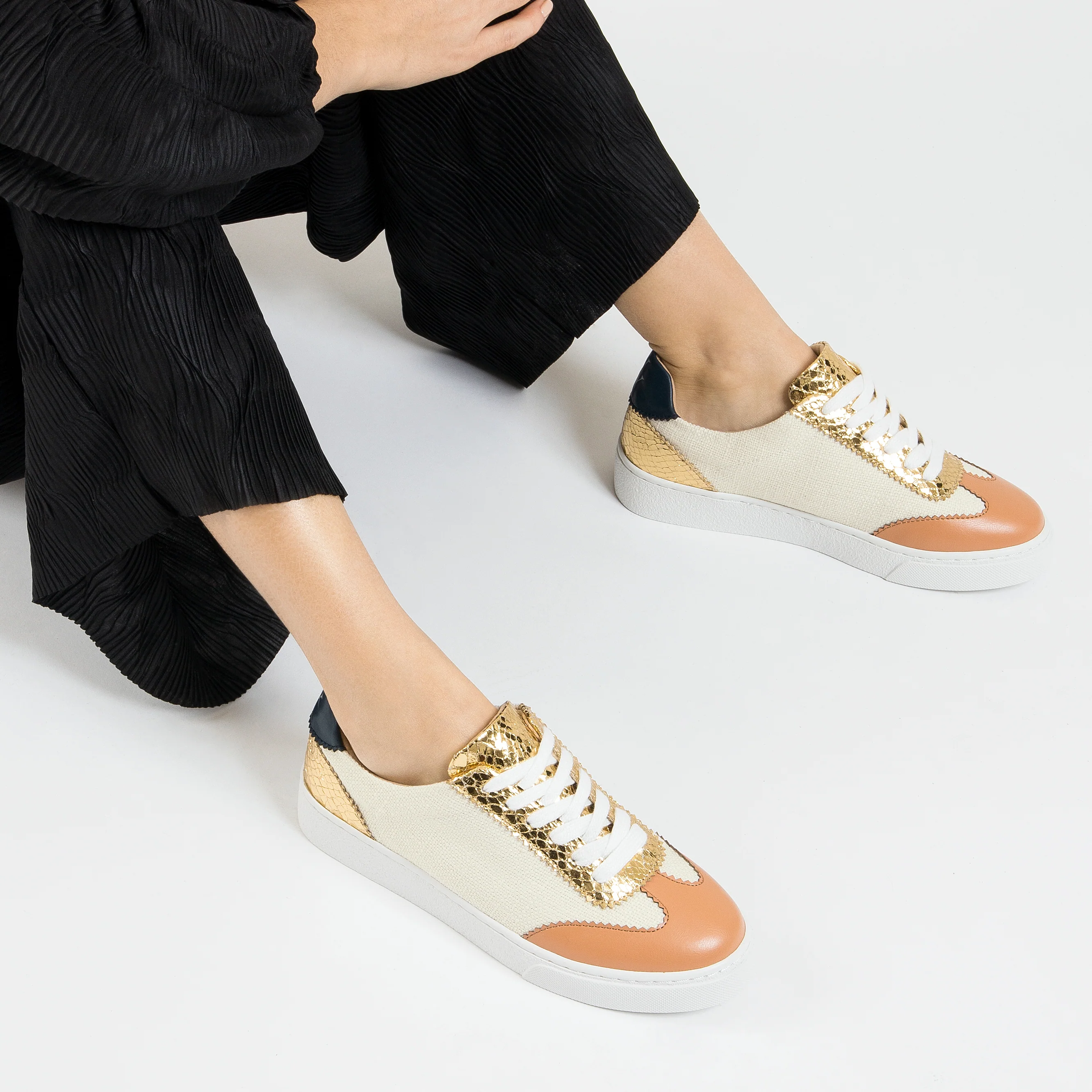 Sneakers-Baskets Meryl en tweed beige à détails or