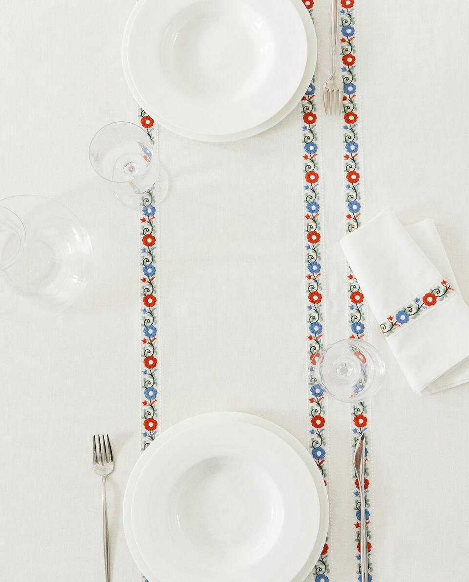 TOALHA DE MESA DE ALGODÃO BORDADA