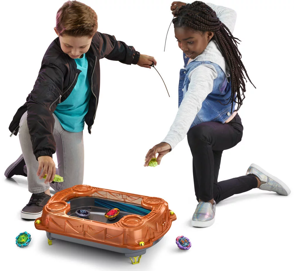 BEYBLADE QUADSTRIKE SET DE COMBAT GIE