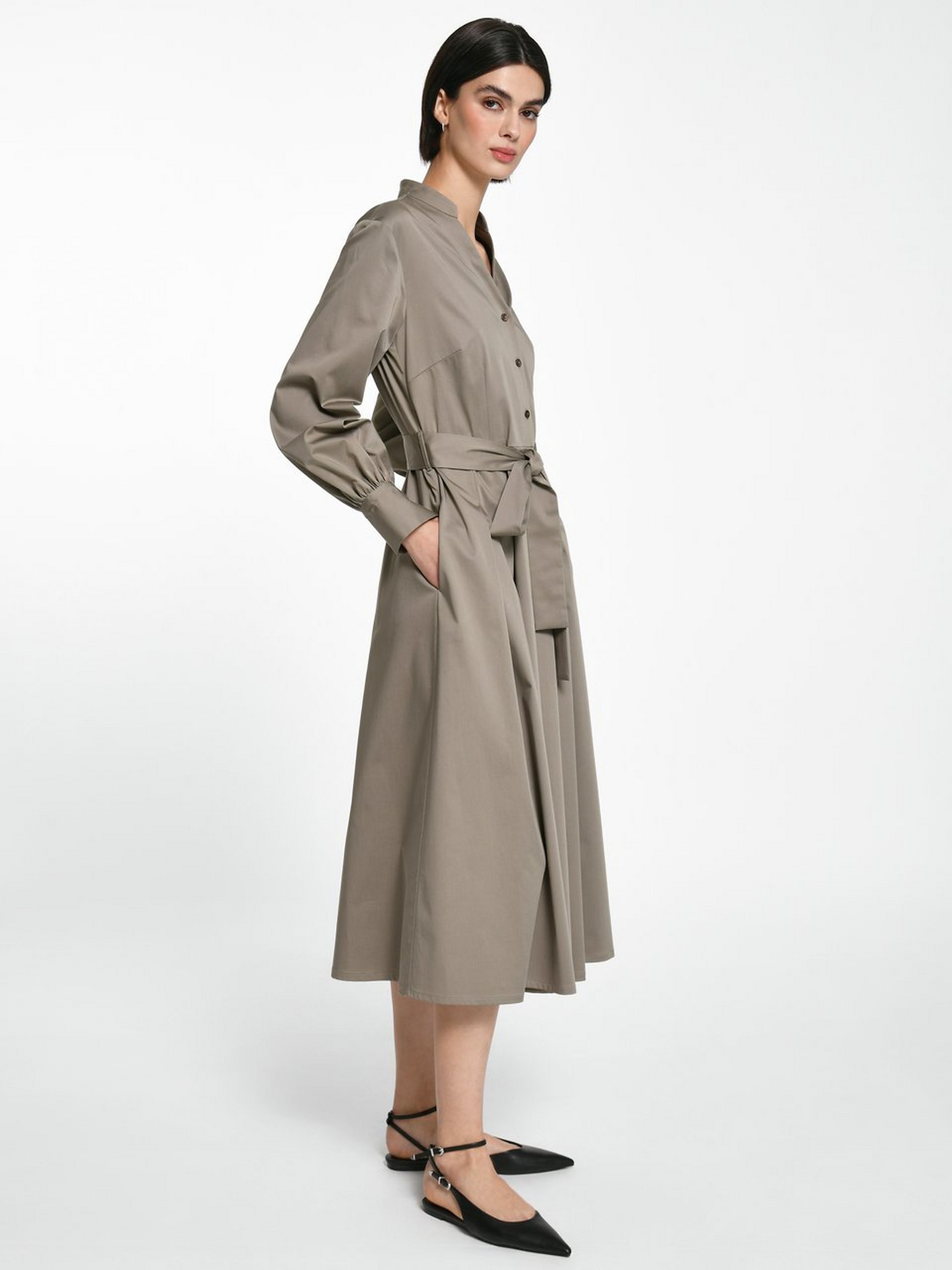 Kleid mit Stehkragen