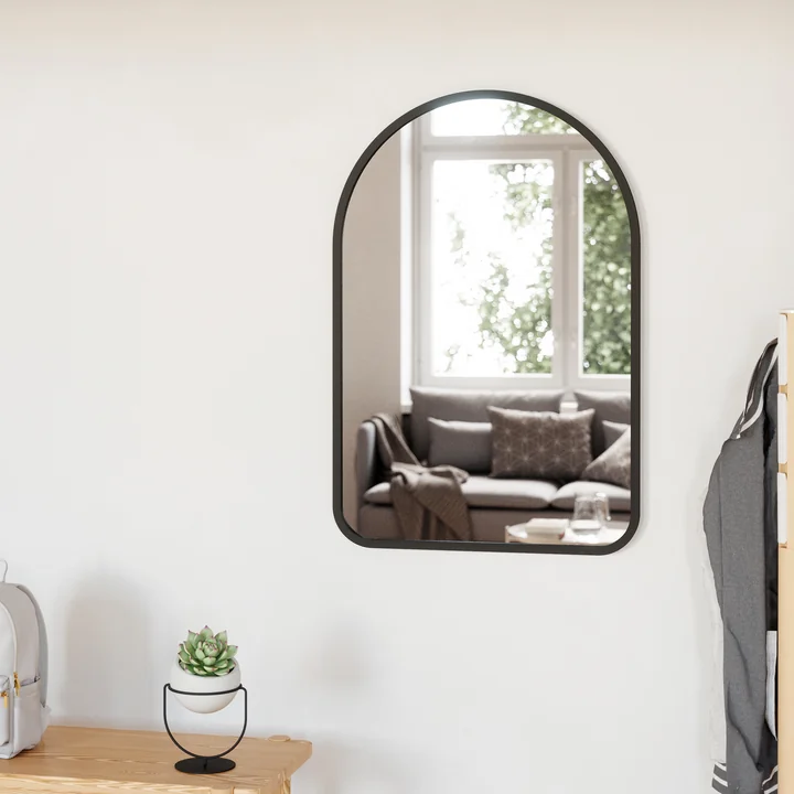 Umbra - Hubba Arched Wandspiegel, 91 x 61 cm, schwarz