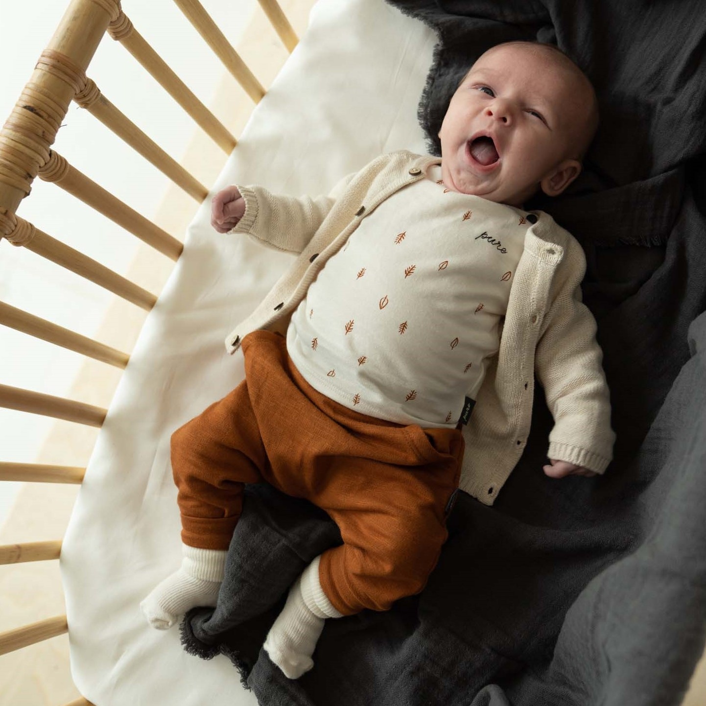 Prénatal newbon vest + shirt+ broek+slof