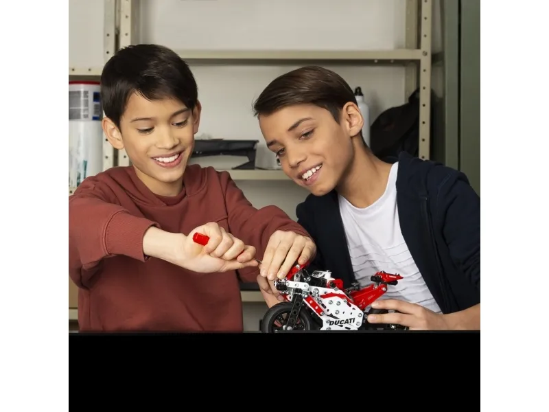Meccano Ducati Moto GP Vehicle