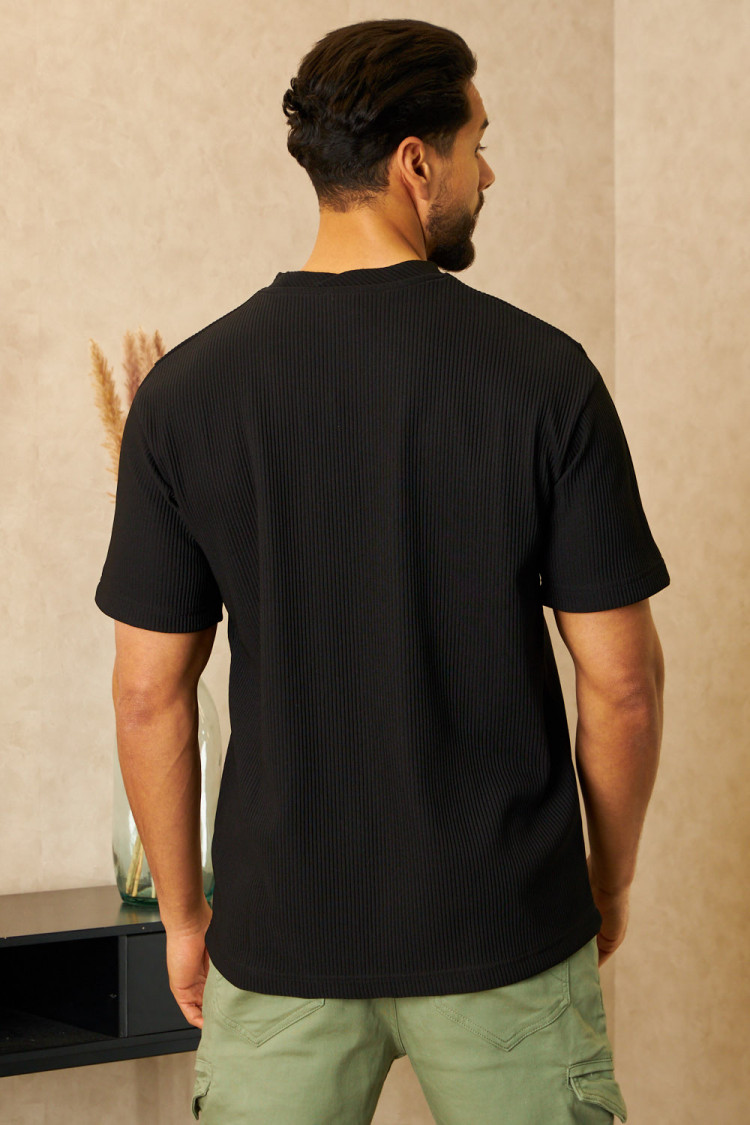 T-shirt noir côtelé à manches courtes