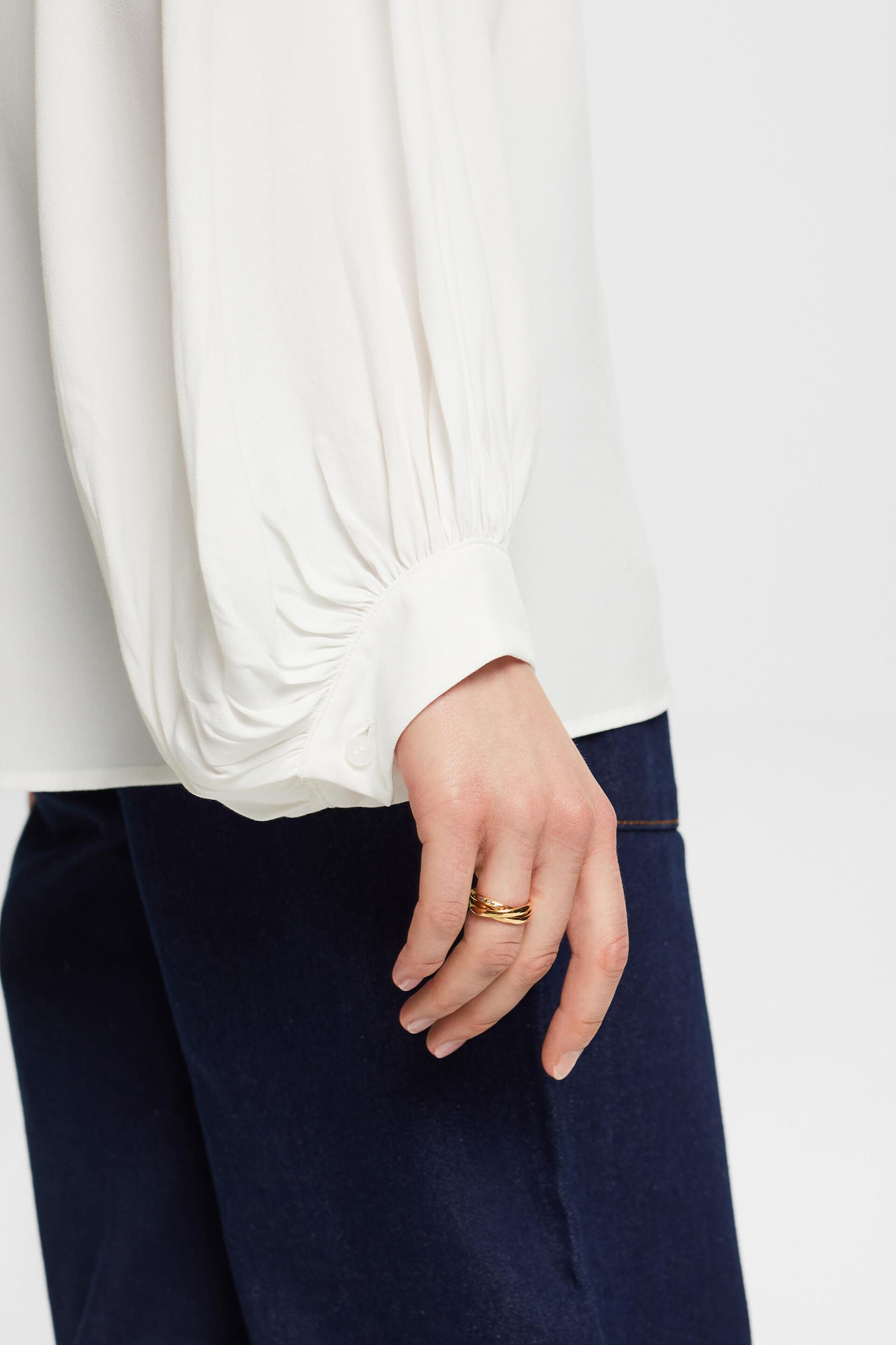 Blouses woven