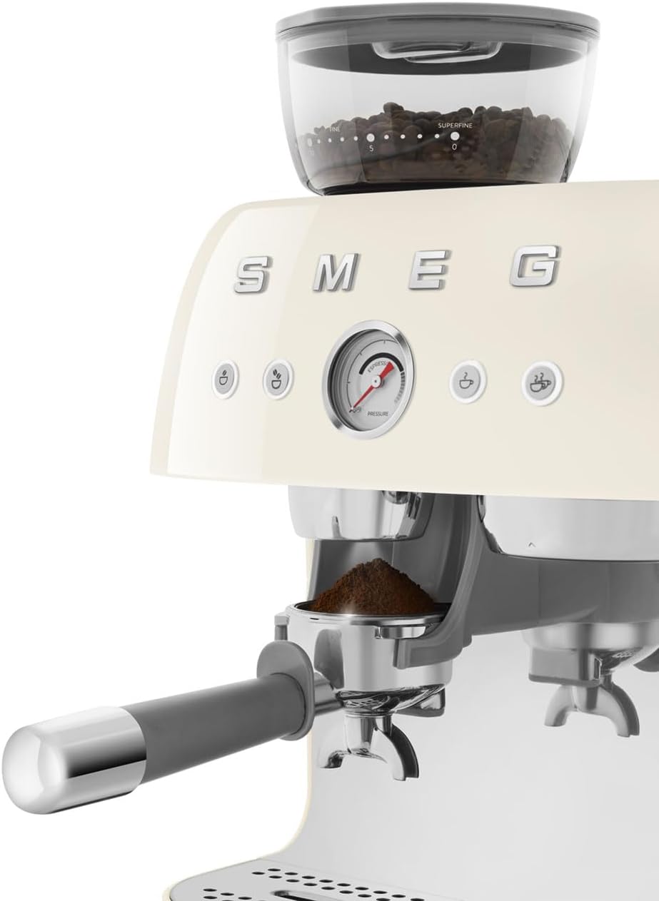 Smeg, Machine à Café Expresso Manuelle EGF03CREU, avec Broyeur à Grain Intégré, Thermoblock, 4 Niveaux de Température, Buse Vapeur et Manomètre, Réservoir 1 L, Dimensions Compactes, 1350W, Crème