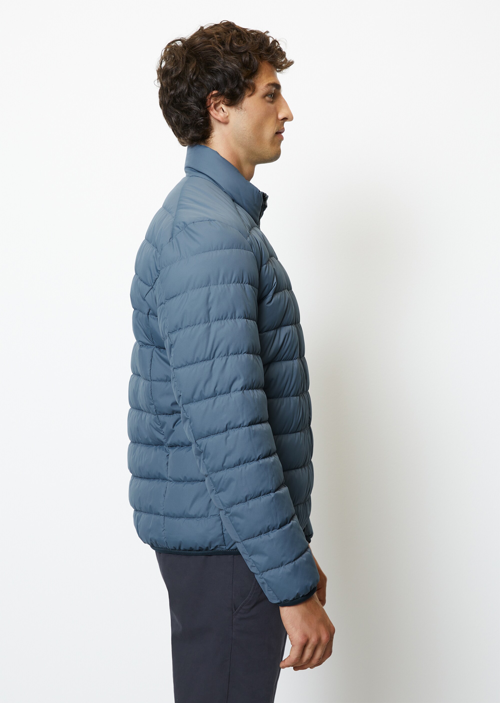 Steppjacke regular aus recyceltem, wasserabweisendem Material