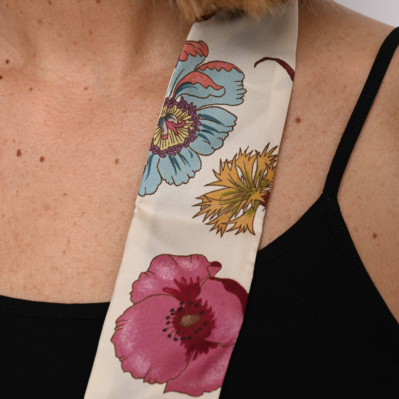 Gucci Bande de Soie Fleurs multicolore - Neuf avec étiquette - 86x5 cm