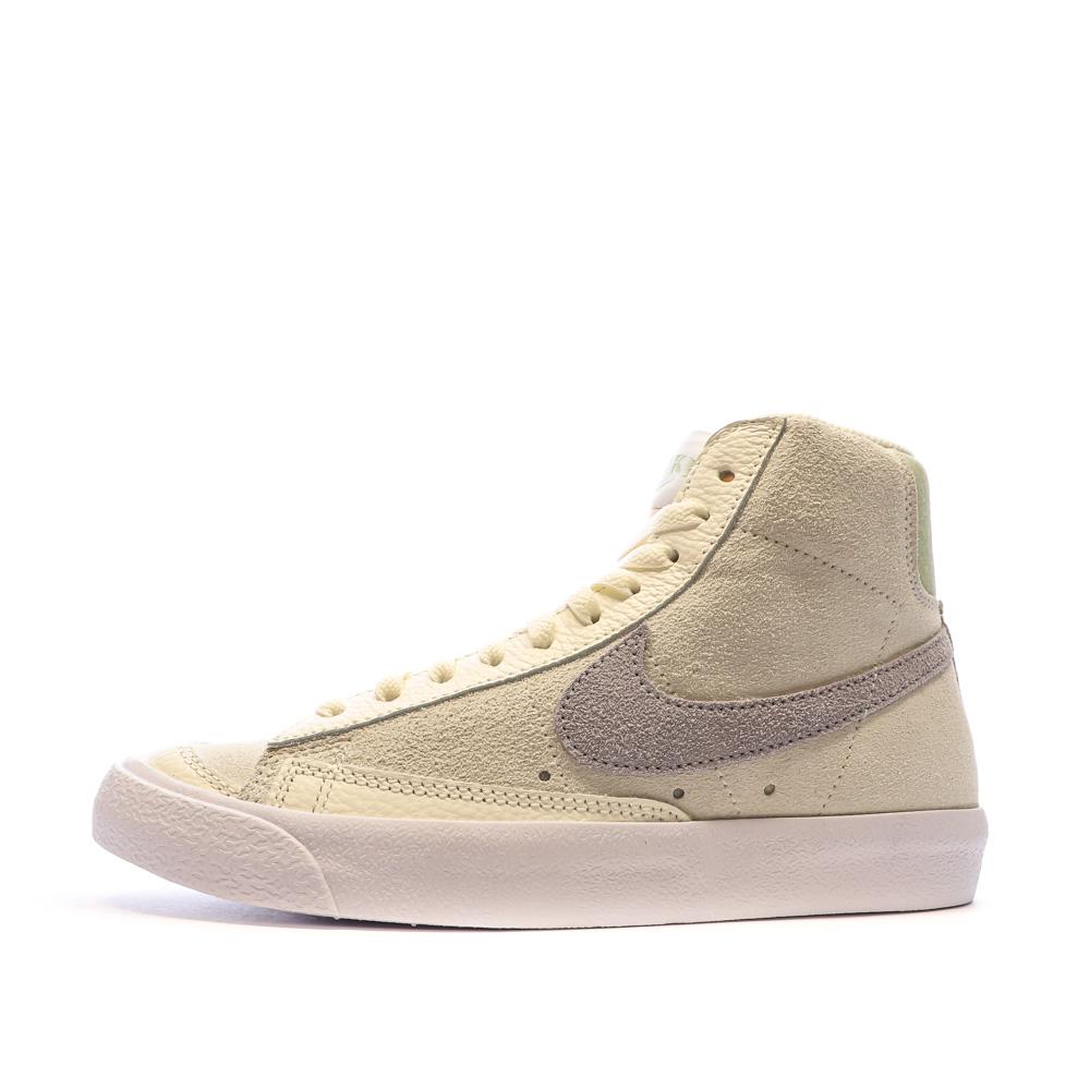 Nike Baskets Beige Femme Nike Blazer