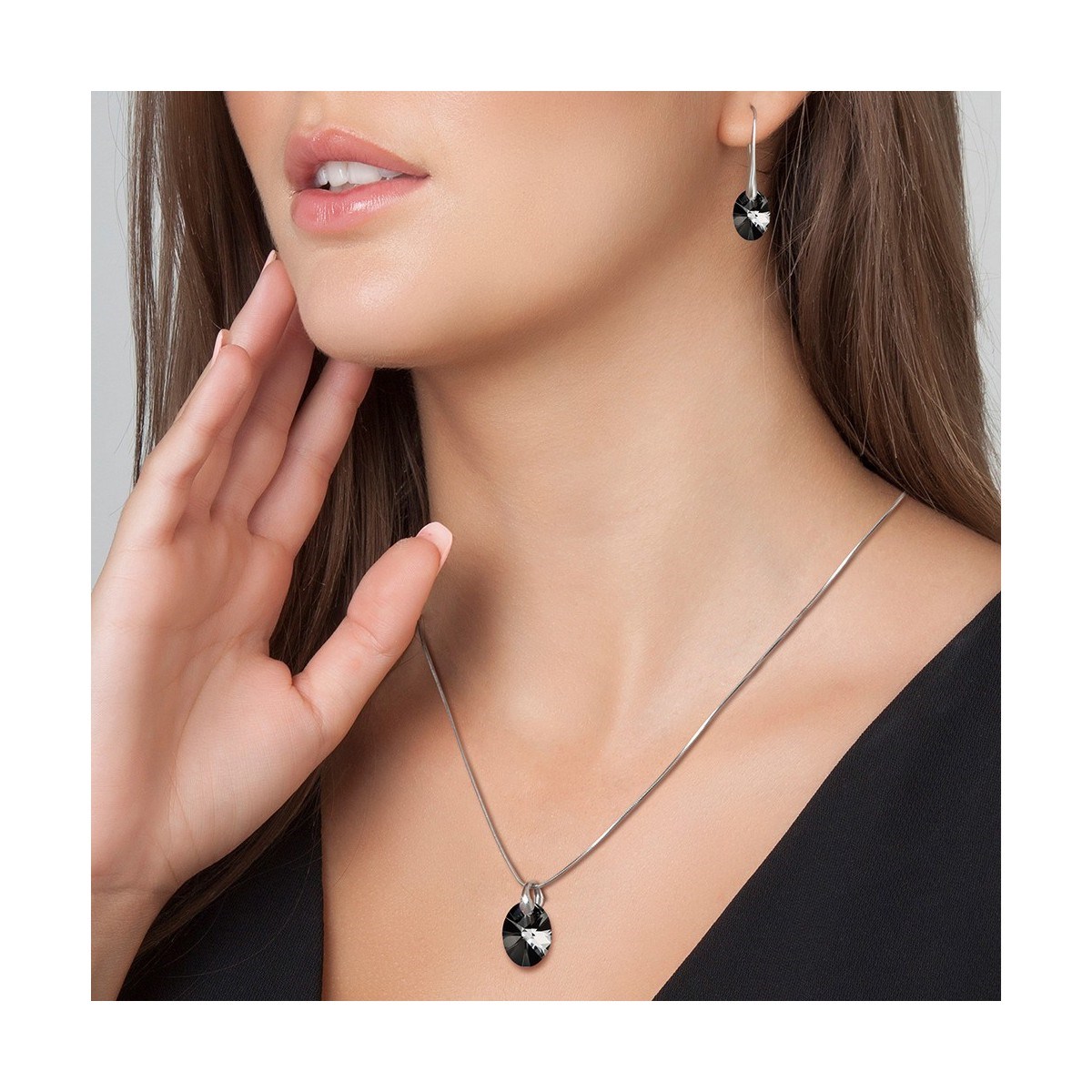 Parure collier et boucles d'oreilles SC Crystal orneés de Cristaux scintillants