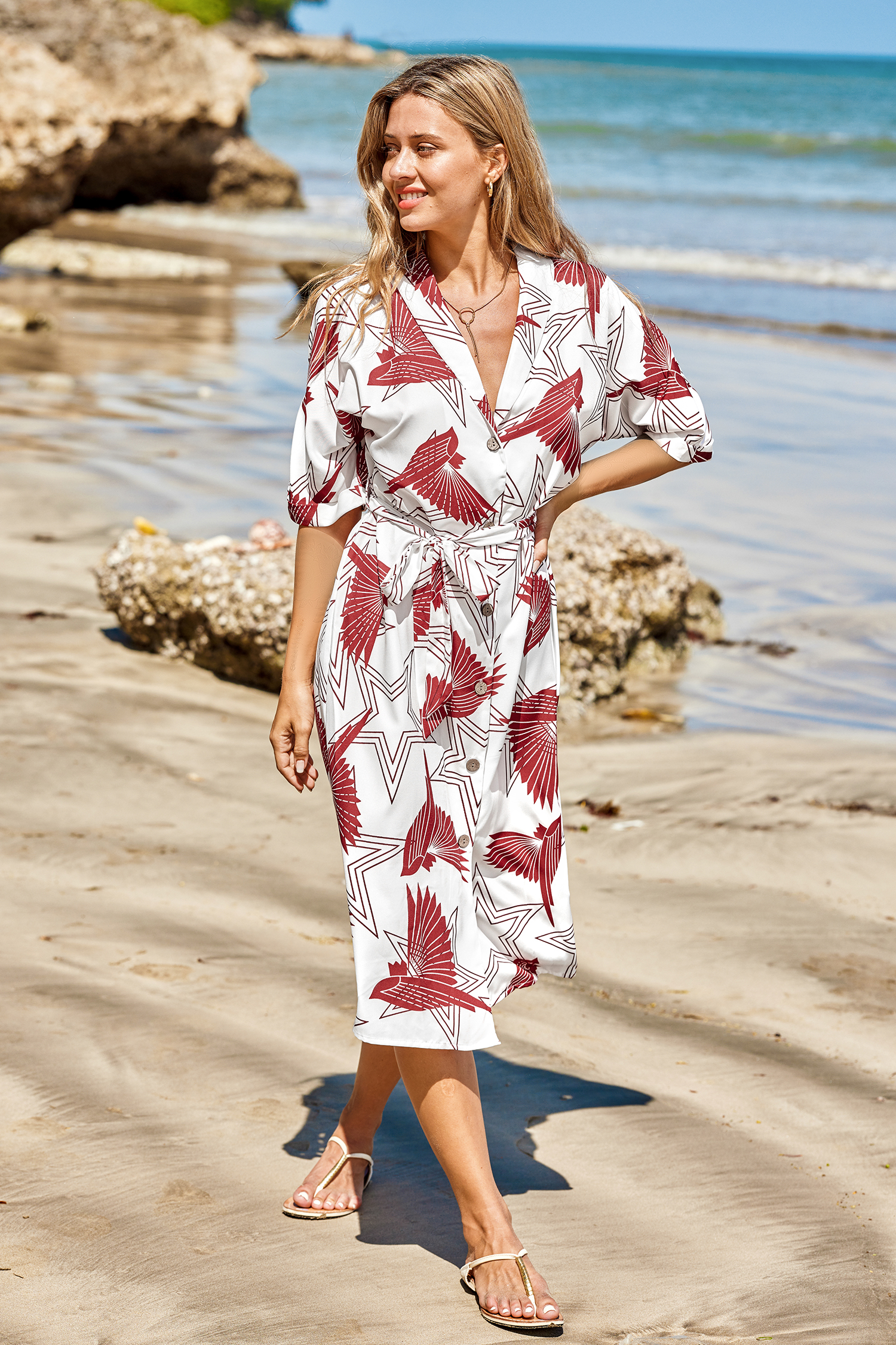 Robe avec boutons à motif d'étoiles et de moineaux
