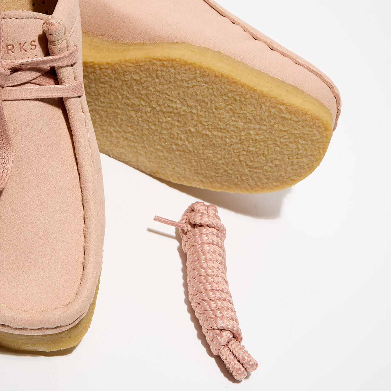 Clarks Originals Derbies en Velours de Cuir Wallabee rose clair