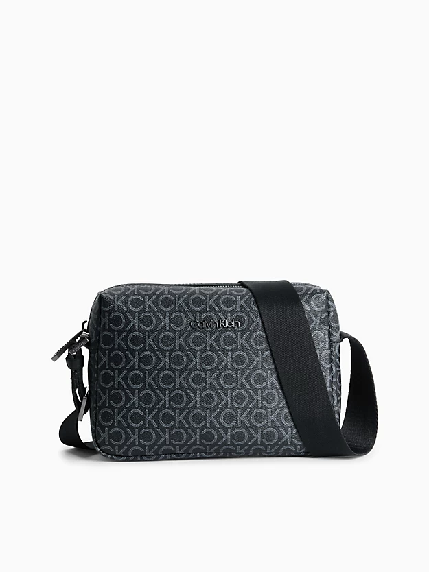 Bolsa de ombro em couro sintético com logotipo.
