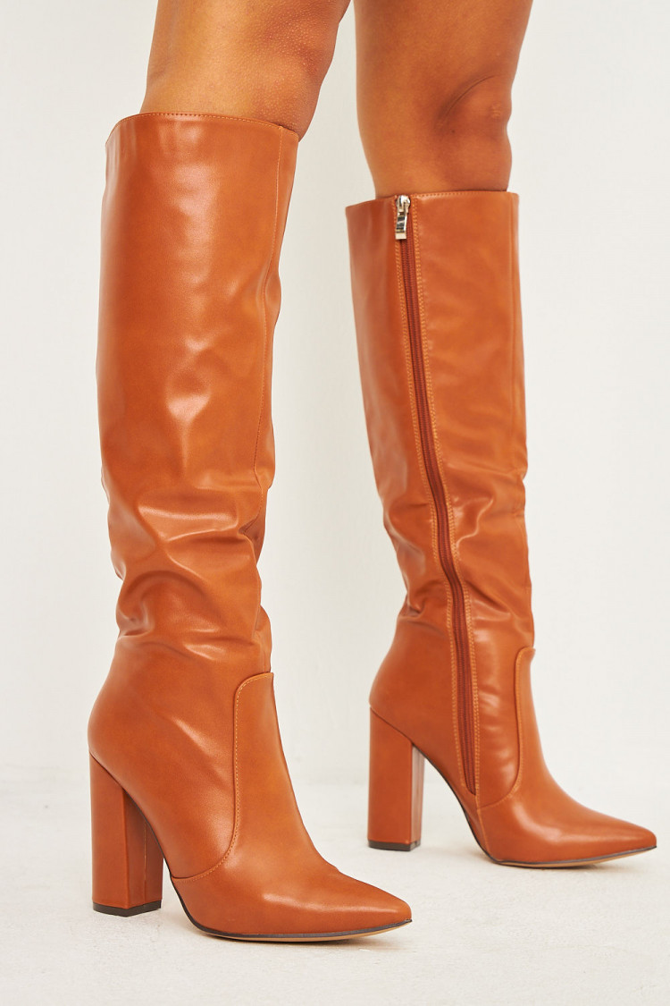 Bottes pointues camel à talon bloc