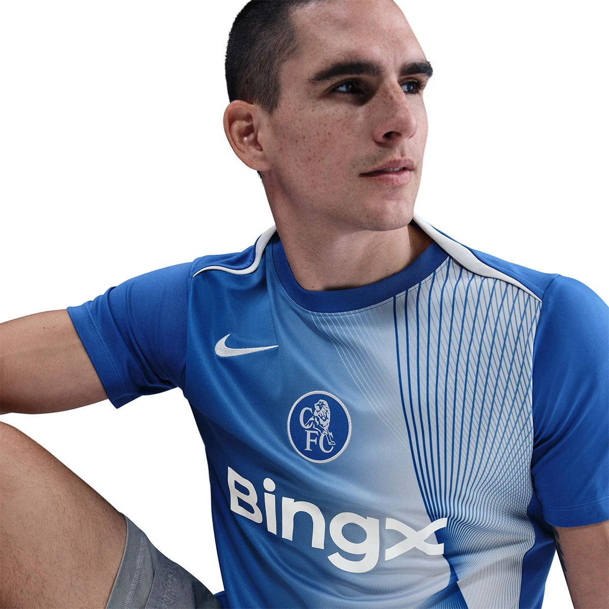 Camisola Nike Chelsea FC x Total 90 Pre-Match 2025-2026