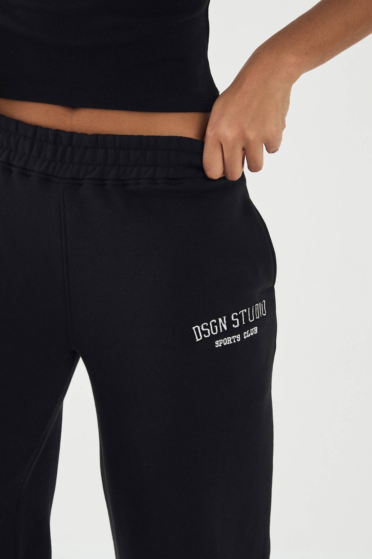 Jogging Droit DSGN Studio Collegiate Appliqué