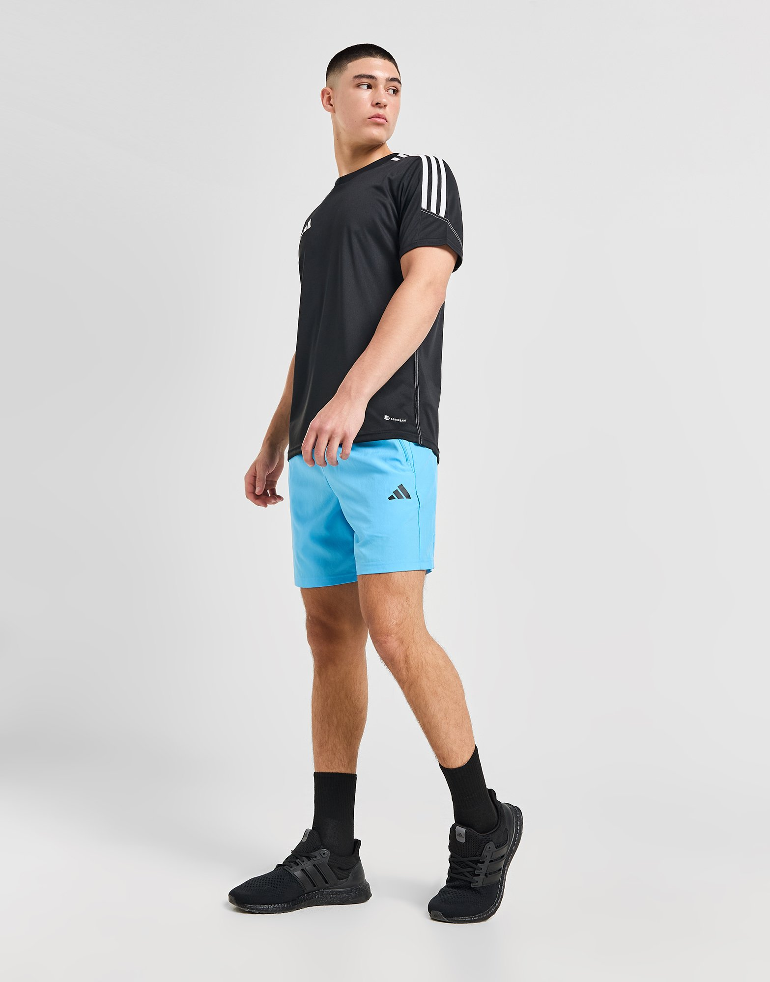 adidas Short d'entraînement en toile Train Essentials