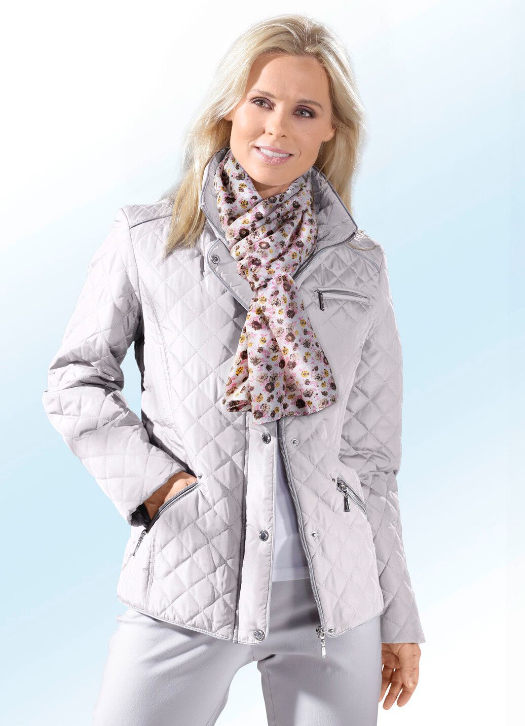 Jacke mit Kontrastpaspelierung