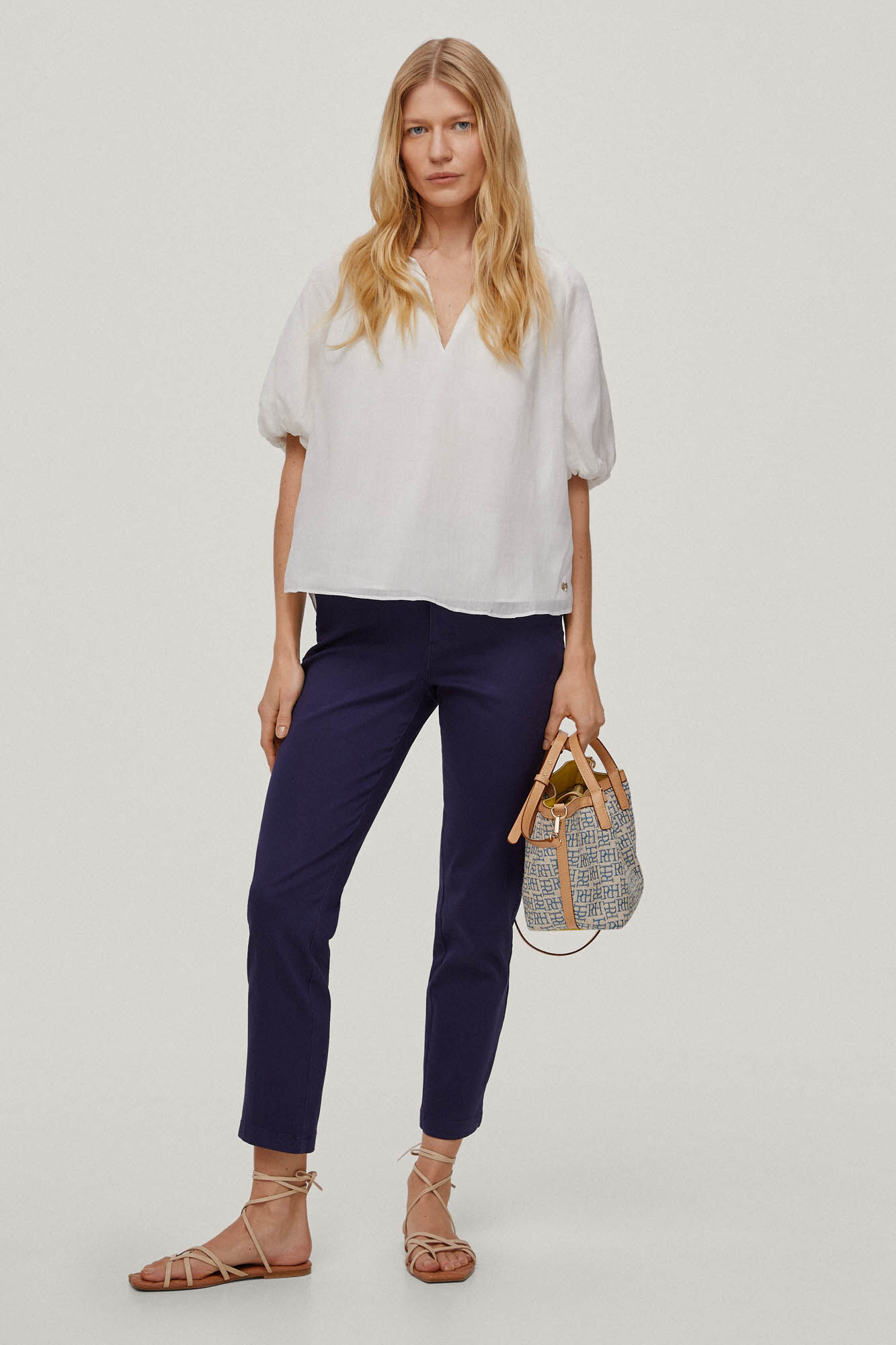 Blusa com mangas bufantes - Crudo