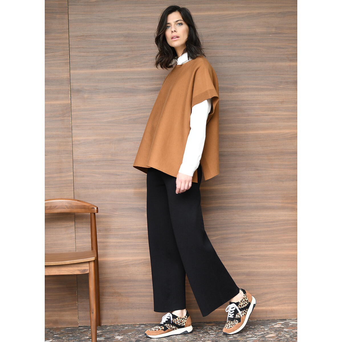 ANNE WEYBURN<br>Poncho de gola redonda em malha Milano