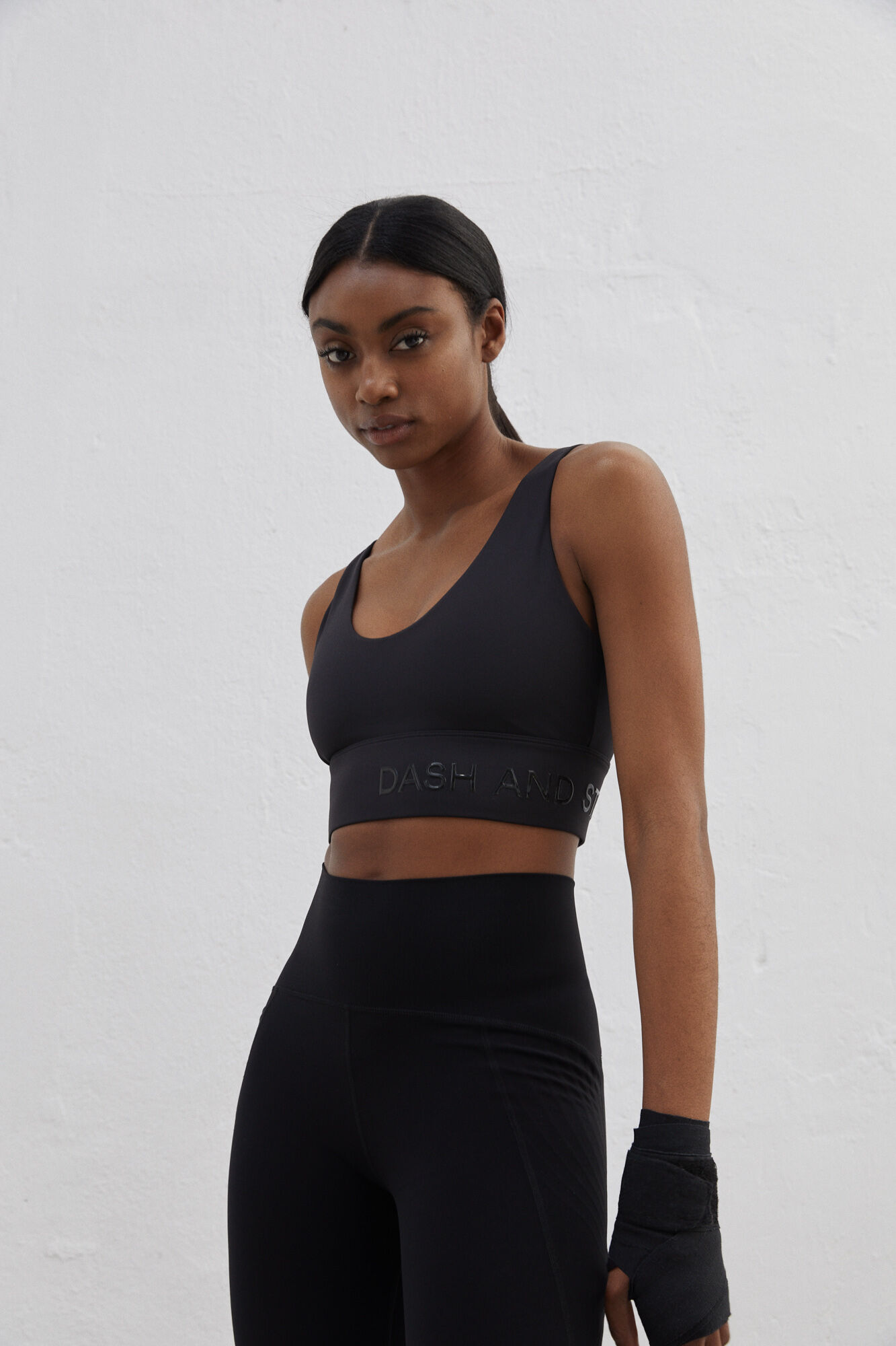 Sutiã esportivo preto com elasticidade 4D
