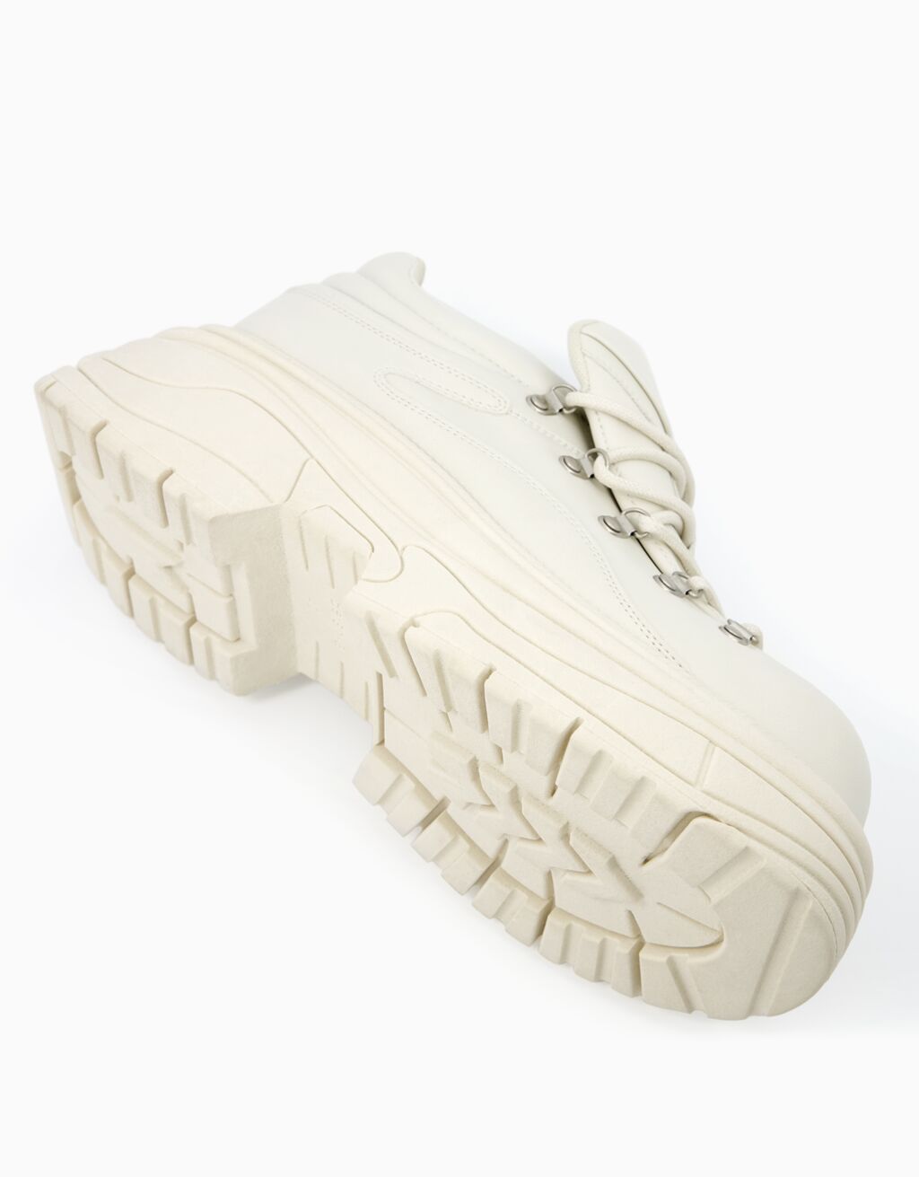 Sapatos masculinos com solado grosso