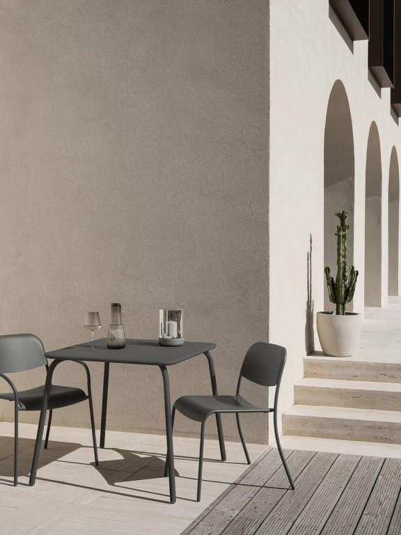 Blomus Yua bijzettafel Outdoor 80x80x74 Granite Grey