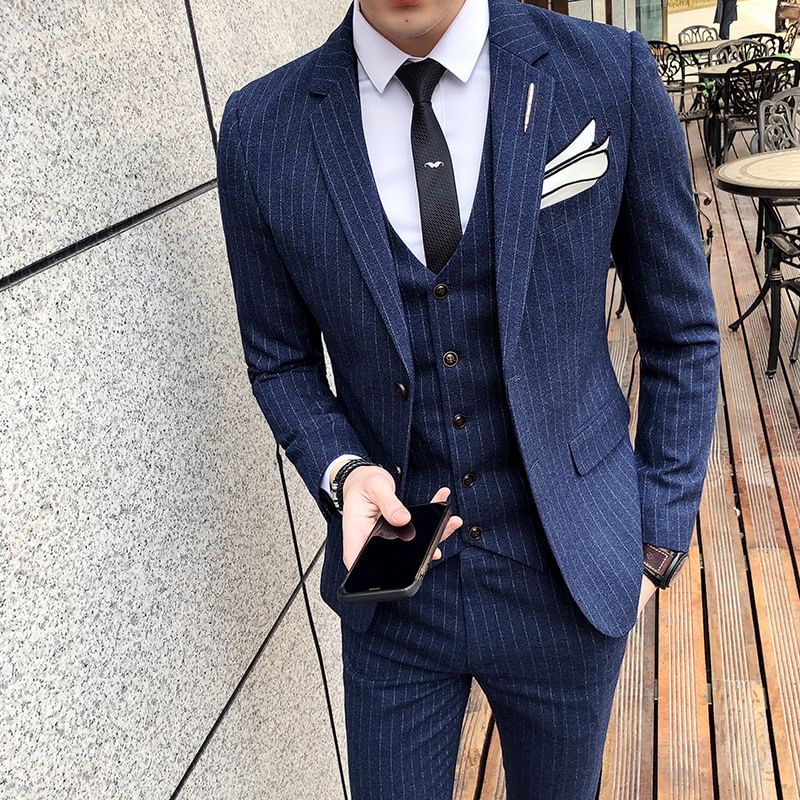 Sheck - Set: Gestreepte blazer met reverskraag en enkele rij knopen + Gestreepte pantalon met middelhoge taille + Gestreept vest met V-hals en enkele rij knopen