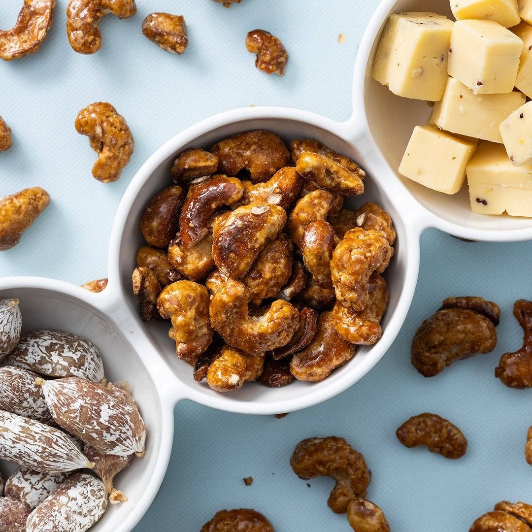 Cashewnoten gekarameliseerd