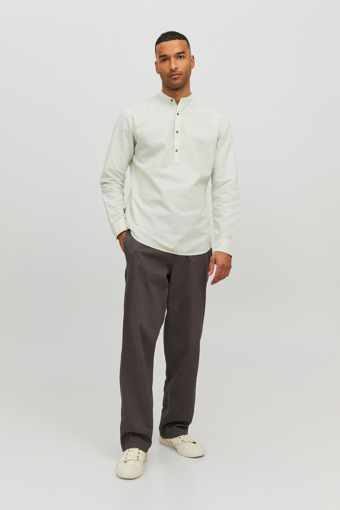 Camisa casual com gola mandarim - Verde