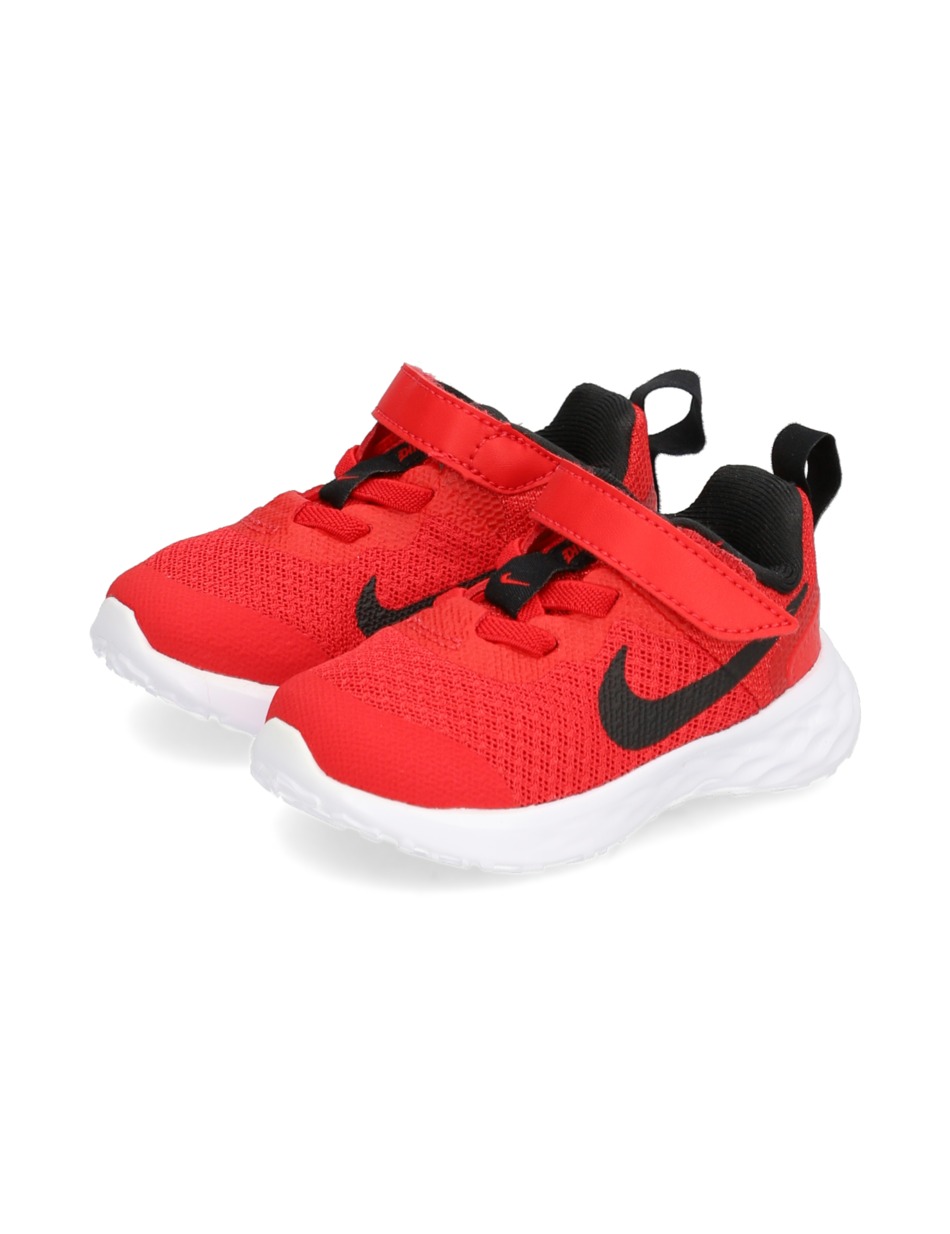 Nike Revolution 6