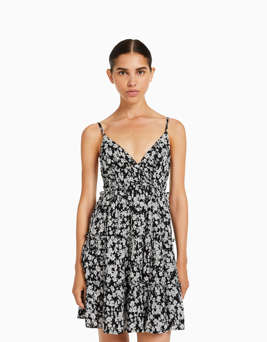 Mini vestido com alças franzidas