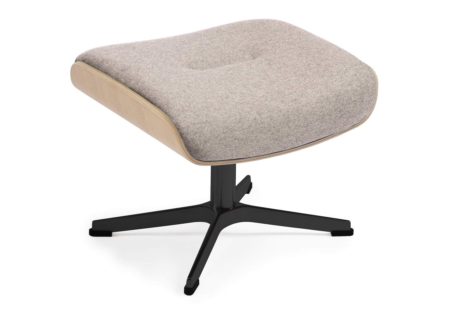 Air krakk I tekstil Sheford 1383-72 Light Grey, høy standard svingfot sort alu. Skrog i ubehandlet eik