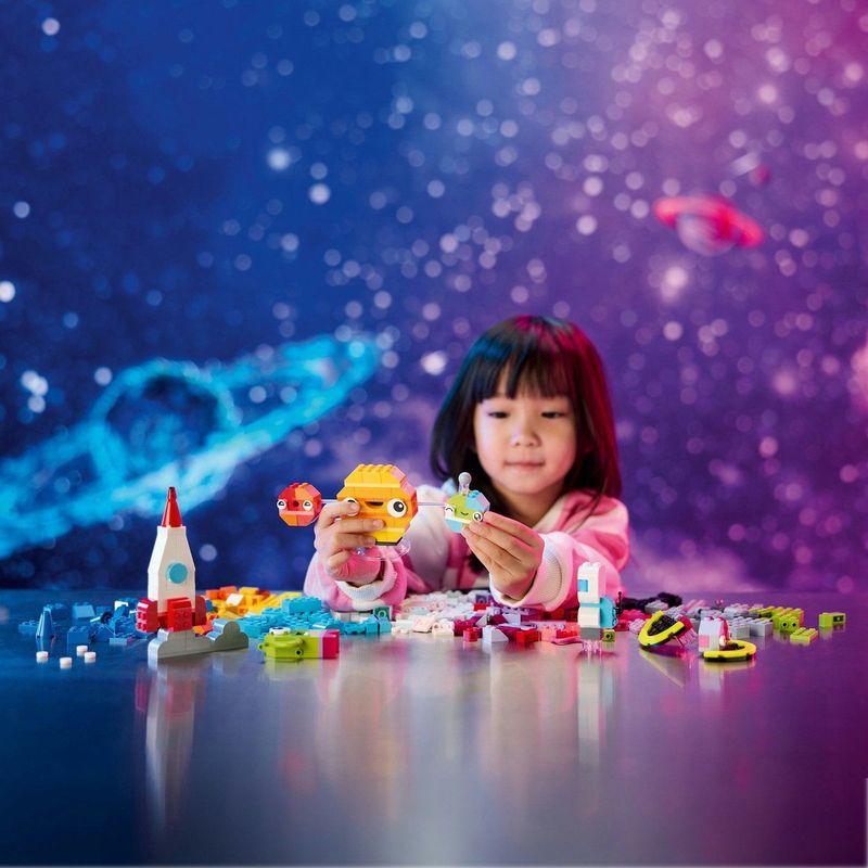 LEGO Classic - Creatieve Planeten - Bouwset - Multikleur - Inclusief Glow-in-the-Dark