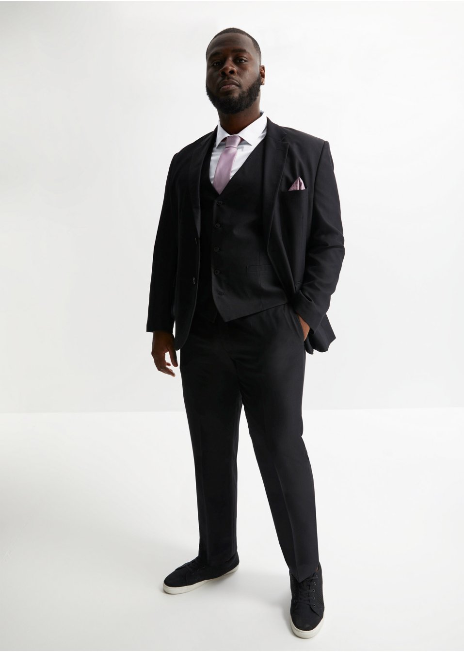 Costume (Ens. 4 pces.) : veste, pantalon, gilet, cravate
