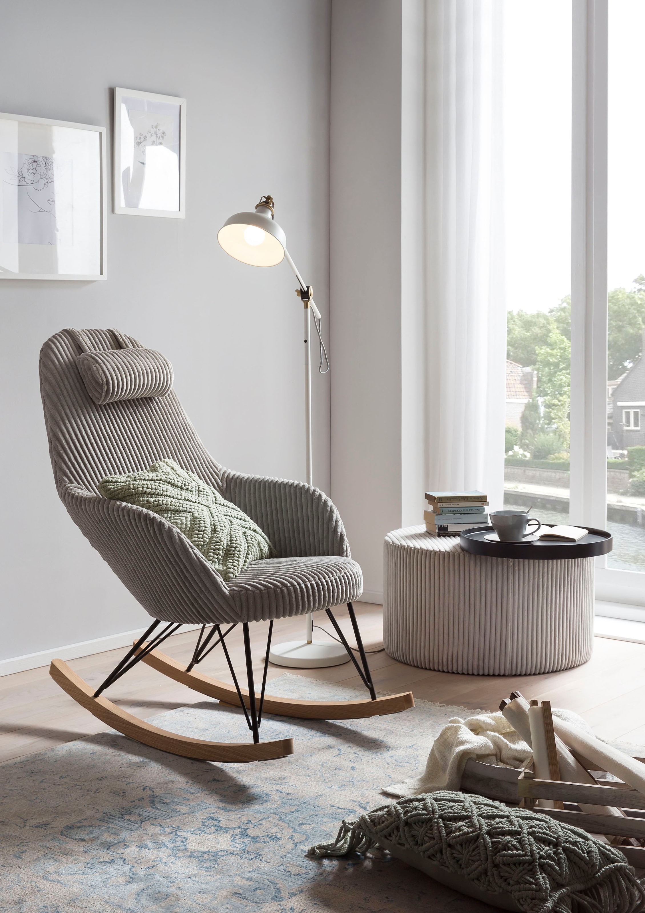 SalesFever Schaukelstuhl »Entspannung pur« () Bezug in moderner Cord-Optik